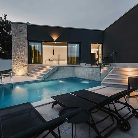 Niz I By Awaytocroatia